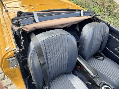 MG B ROADSTER 25