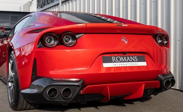 Ferrari 812 Superfast 23