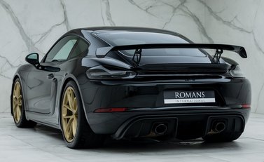 Porsche Cayman GT4 (718) 7