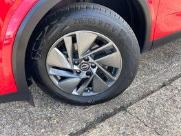 Nissan Qashqai 1.3 Qashqai Acenta Premium DiG-T MHEV 5dr 3