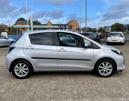 Toyota Yaris 1.5 Yaris T4 Hybrid CVT 5dr 10