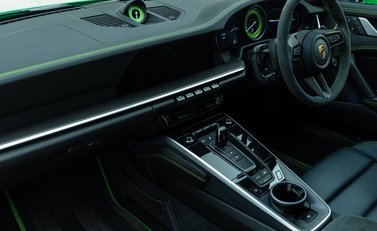 Porsche 911 Turbo S (992) 20