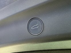 Tesla Model Y (Dual Motor) Long Range SUV 5dr Electric Auto 4WDE (384 bhp) 23