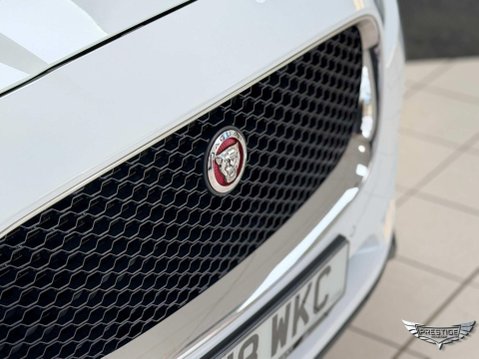 Jaguar F-Pace 2.0 D180 Prestige Auto AWD Euro 6 (s/s) 5dr 7