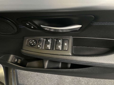 BMW 2 Series 2.0 220i M Sport Auto 5dr 8