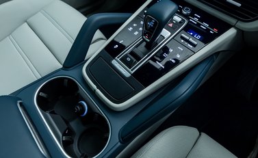 Porsche Cayenne V6 E-Hybrid 22