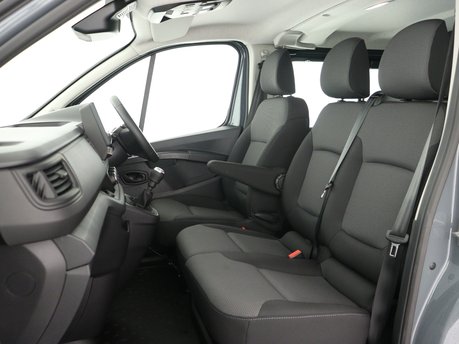 Renault Trafic LL30 Blue dCi 130 Advance Crew Van 10