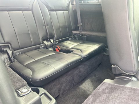 Land Rover Discovery 3.0 SD V6 Landmark Edition Auto 4WD Euro 6 (s/s) 5dr 63