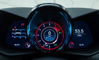 Aston Martin V8 Vantage 18