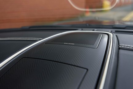 Aston Martin Vanquish Zagato Volante 31