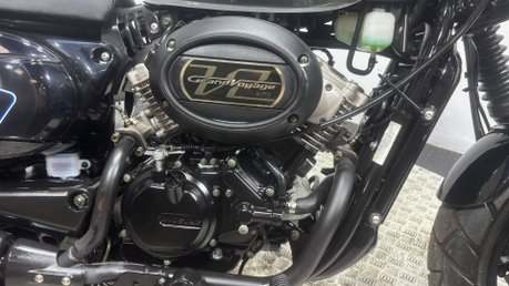 Hyosung GV AQUILA 2021 ONLY 2K NEW MOT SERVICED CRUISER 125CC 24
