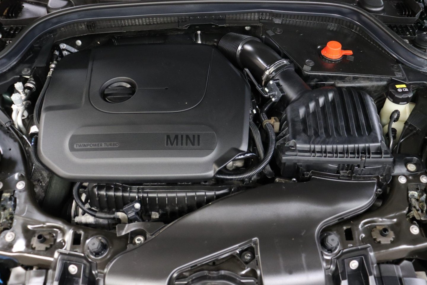 2018 MINI Hatch — image 38