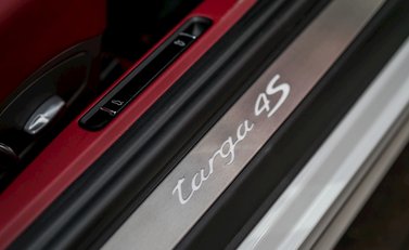 Porsche 911 (991) Targa 4S PDK 17