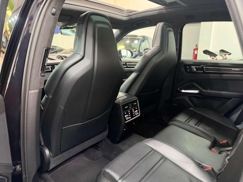 Porsche Cayenne 4.0 Cayenne V8 T Auto 4WD 5dr 35