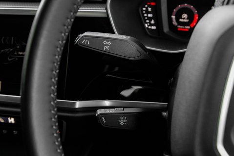 Audi Q3 TFSI S LINE 18