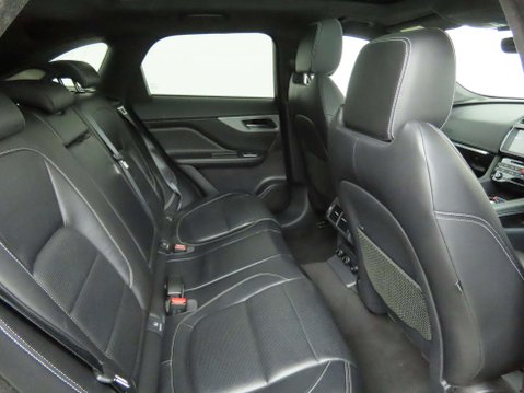 Jaguar F-Pace 2.0 D180 Chequered Flag SUV 5dr Diesel Auto AWD Euro 6 (s/s) (180 ps) 8