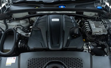 Porsche Macan S 41