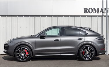 Porsche Cayenne GTS Coupé 2