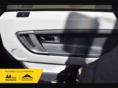 Land Rover Discovery Sport 2.0 Discovery Sport SE Tech TD4 Auto 4WD 5dr 37