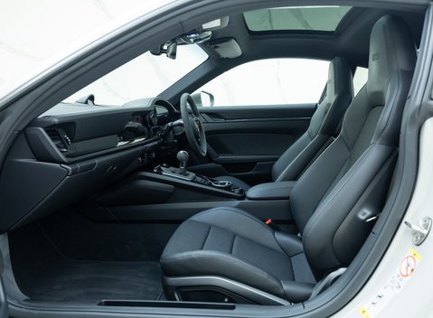 Porsche 911 Carrera T (992) 16