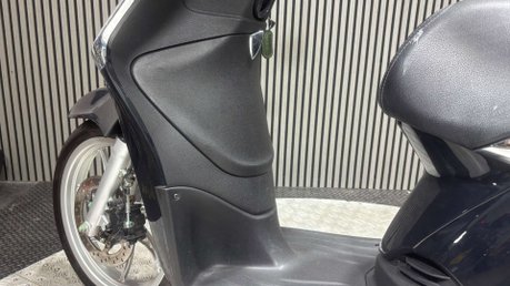 Piaggio Liberty 2021 1 OWNER ONLY 1200 MILES TOP BOX 125CC SCOOTER BIKE 26