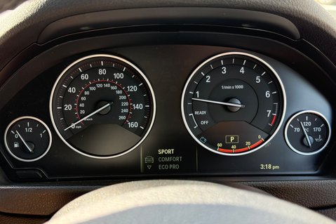 BMW 3 Series 320I SE TOURING AUTOMATIC -APPLE CAR PLAY -CAMERAS -XENONS -LOW MILEAGE 36