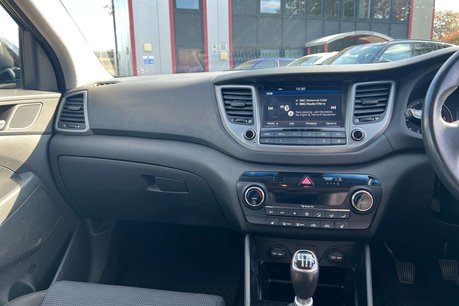 Hyundai TUCSON 2.0 CRDi SE Nav SUV 5dr Diesel Manual 4WD Euro 6 (136 ps) 20