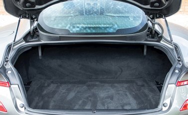 Aston Martin Vanquish S 33