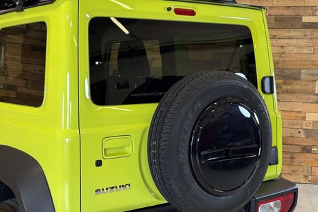 Suzuki Jimny SUZUKI JIMNY 1.5 SZ5 SUV 3dr Petrol Auto ALLGRIP Euro 6 (101 ps) 72