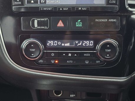 Mitsubishi Outlander 2.0h 12kWh GX5h SUV 5dr Petrol Plug-in Hybrid CVT 4WD Euro 6 (s/s) (200 ps) 32