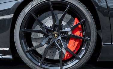 Lamborghini Aventador LP 720-4 Roadster 50th Anniversary 14