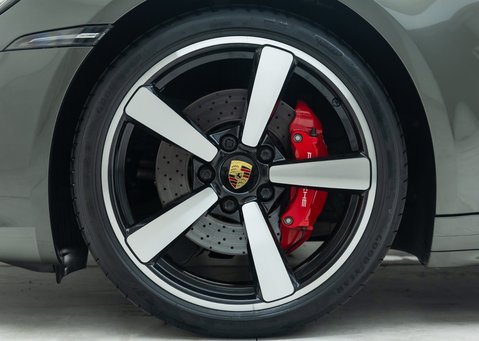 Porsche 911 Carrera S (992) 