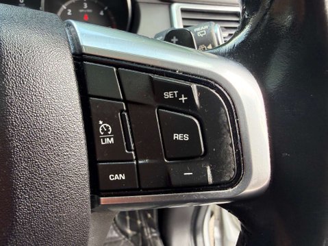 Land Rover Discovery Sport 2.0 Discovery Sport HSE TD4 Auto 4WD 5dr 35