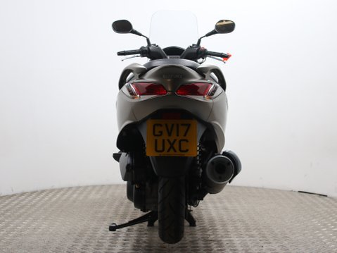 Suzuki Burgman 200 UH 200 AL7 11