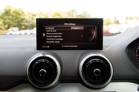 Audi Q2 TFSI S LINE BLACK EDITION 32