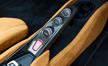 Ferrari F8 SPIDER 20