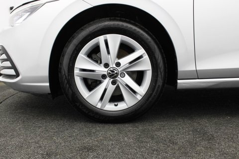 Volkswagen Golf 5dr 1.0 TSi Life 32