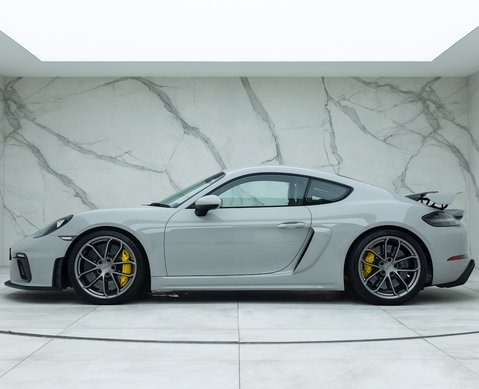 Porsche Cayman GT4 (718) 