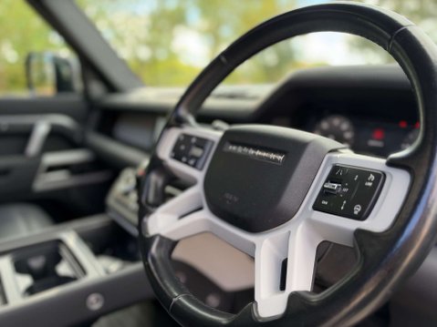 Land Rover Defender 3.0 Defender X-Dynamic SE D MHEV A 4WD 5dr 31