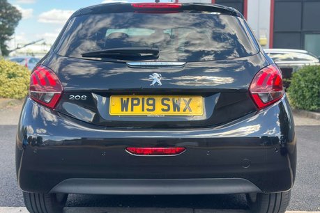 Peugeot 208 1.2 PureTech Signature Hatchback 5dr Petrol Manual Euro 6 (s/s) (82 ps) 10