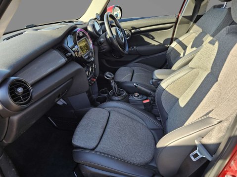 Mini Hatch 1.5 Cooper Auto 5dr 11