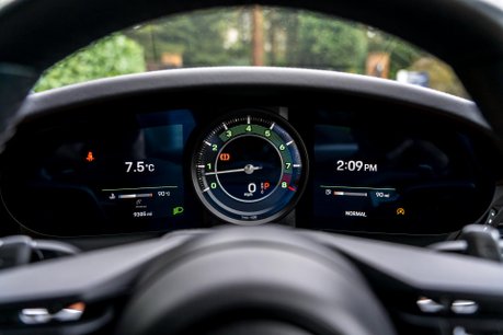 Porsche 911 CARRERA S. £50K IN EXTRAS. PTS PAINTWORK. HERITAGE PACKAGE. BURMESTER. LIFT 33