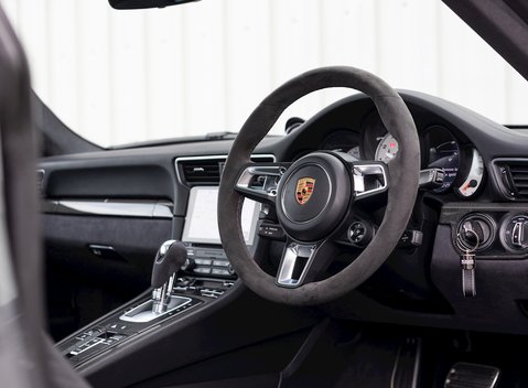 Porsche 911 Turbo S (991.2) 11