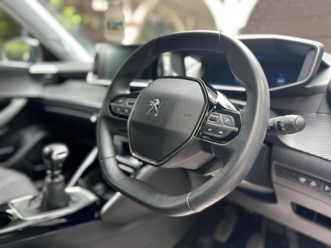 Peugeot 2008 PURETECH S/S ALLURE PREMIUM 24