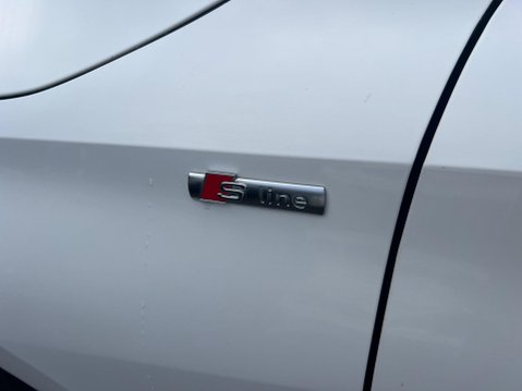 Audi A3 1.5 TFSI 35 S line S Tronic Euro 6 (s/s) 4dr 18