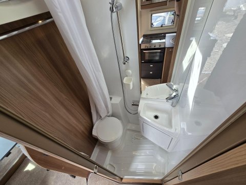 Swift Escape 684 Motor Home 41
