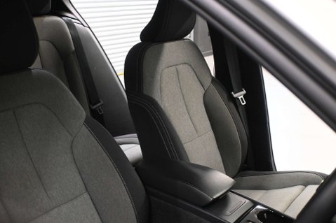 Volvo XC40 2.0 XC40 + B4 MHEV AWD Auto 5dr 19
