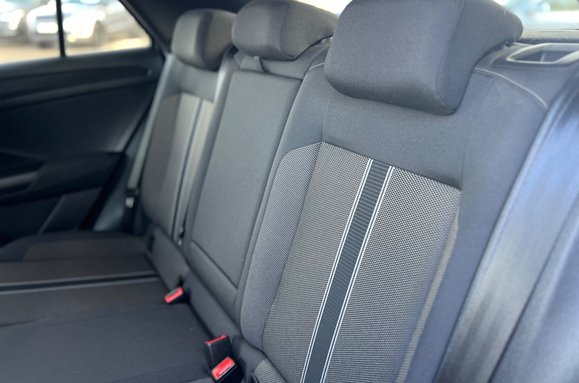 Volkswagen T-Roc BLACK EDITION 1.0 TSI 29