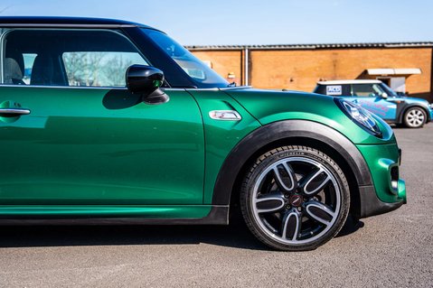 Mini Hatch 2.0 Cooper S Sport 3dr 26
