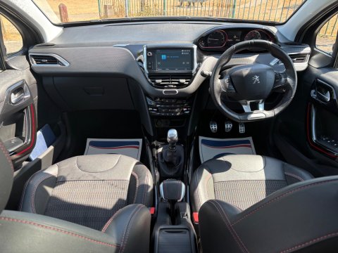 Peugeot 2008 S/S GT LINE 12